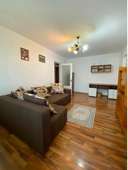 Apartament cu 2 camere decomandat în Drumul Taberei