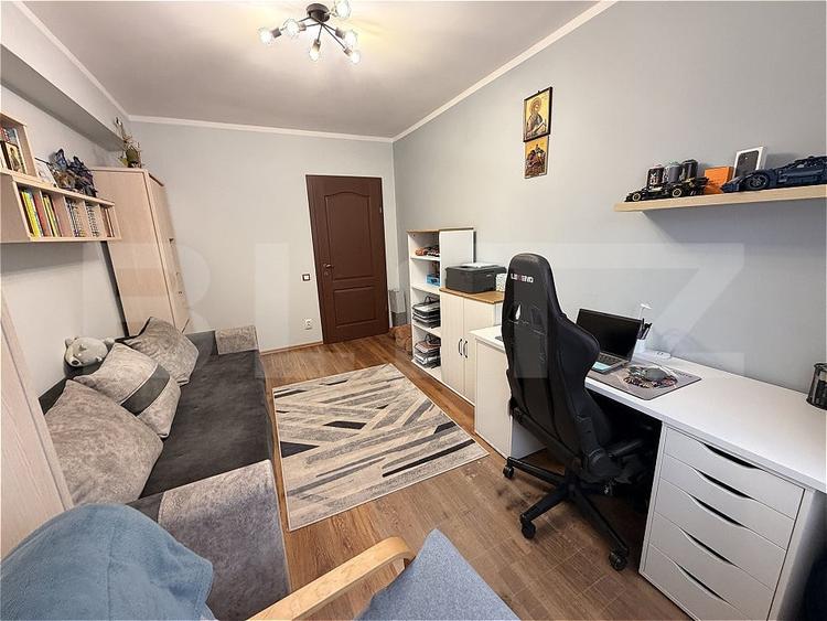 Apartament cu 3 camere decomandat, mobilat în Florești