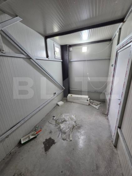 Spațiu comercial, de 300 mp, în Panic
