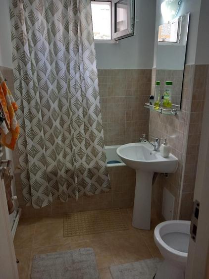 Apartament cu 2 camere decomandat în Precista