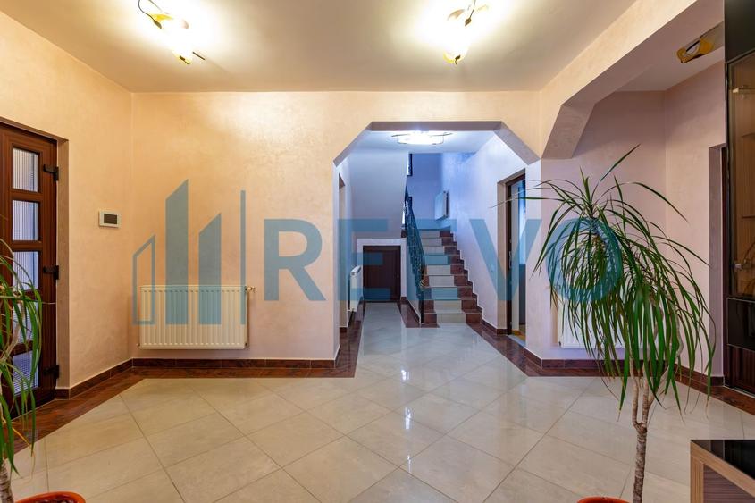 Casă individuală cu 6 camere cu Canalizare în Măgura