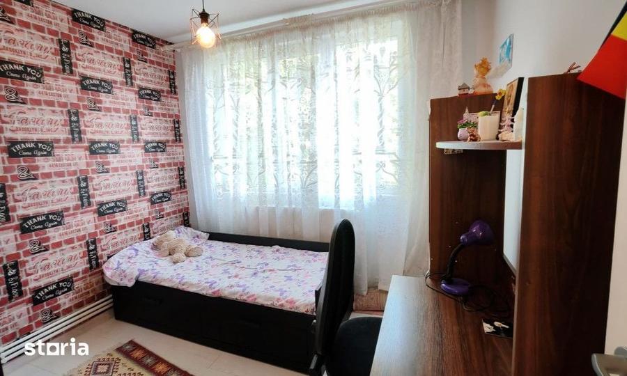 Apartament cu 3 camere decomandat în Țiglina 2