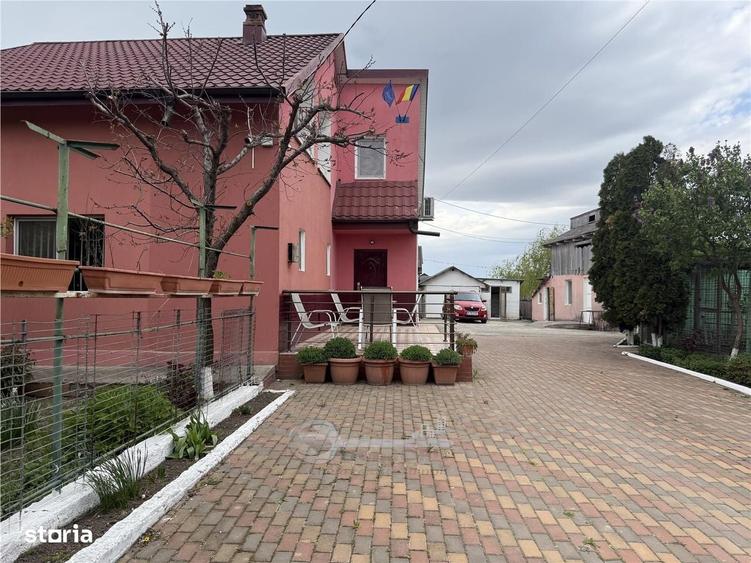 Casă cu 4 camere cu Teren 10000 Mp în Voinești