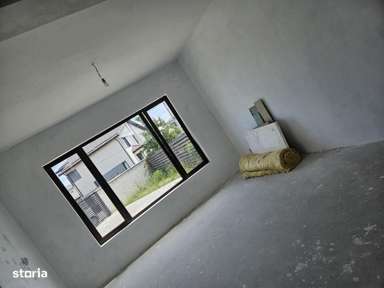 Casă cu 4 camere în Dragomirești-Deal