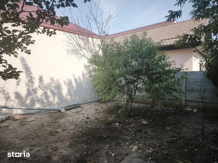 Casă cu 3 camere cu Teren 210 Mp în Est