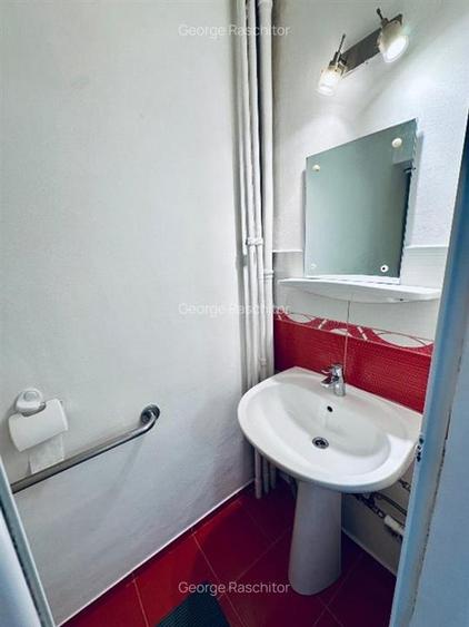 Apartament cu 3 camere decomandat în Gară