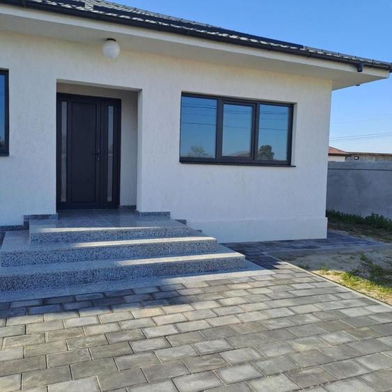 Casă cu 3 camere în Ciorogârla