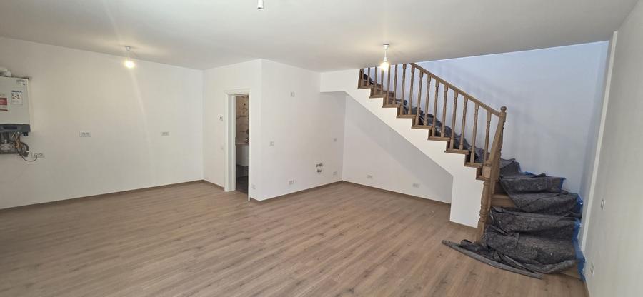 Apartament cu 3 camere semidecomandat în Ultracentral