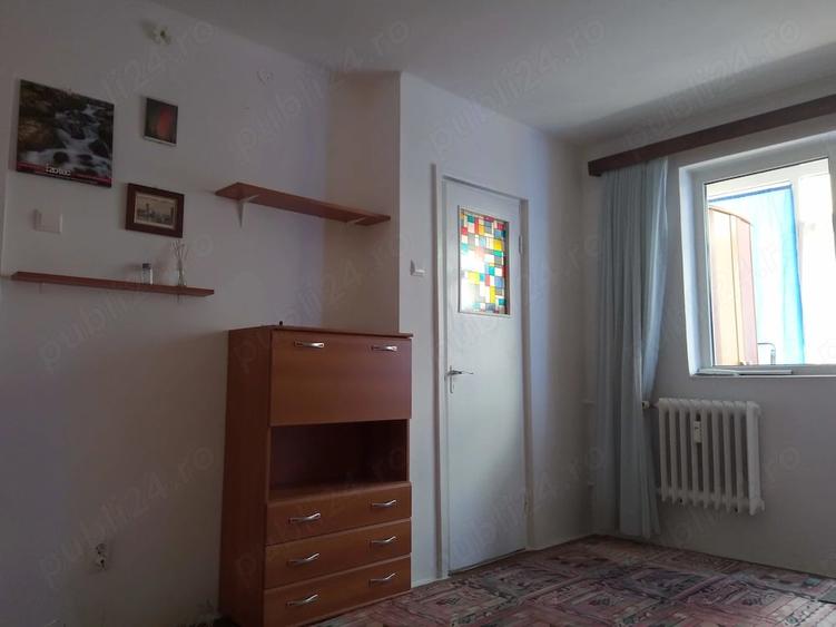Garsonieră semidecomandată în Podu Roș