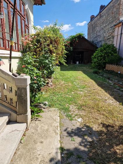 Casă cu Teren 820 Mp în Central
