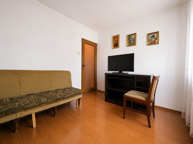 Apartament cu 4 camere decomandat, mobilat în Coiciu