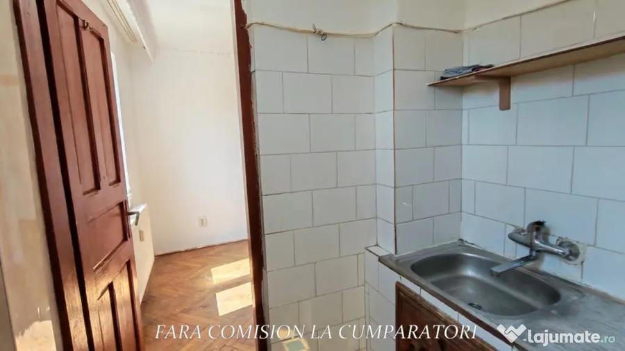 Apartament cu 2 camere semidecomandat în Petrișor