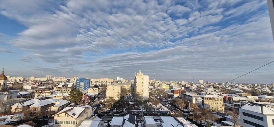 Apartament cu 3 camere decomandat în Cantacuzino