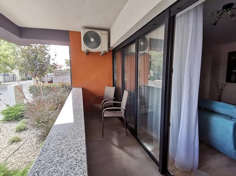 Apartament cu 3 camere decomandat în Exterior Vest