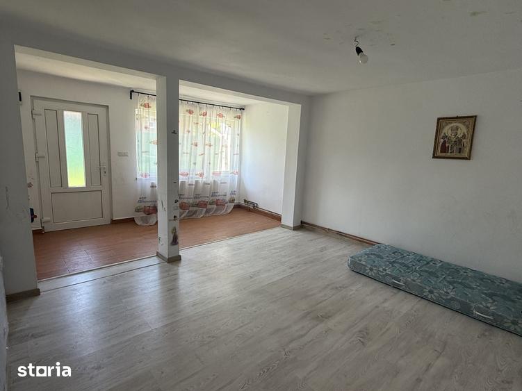 Casă cu 3 camere cu Teren 208 Mp în Moieciu