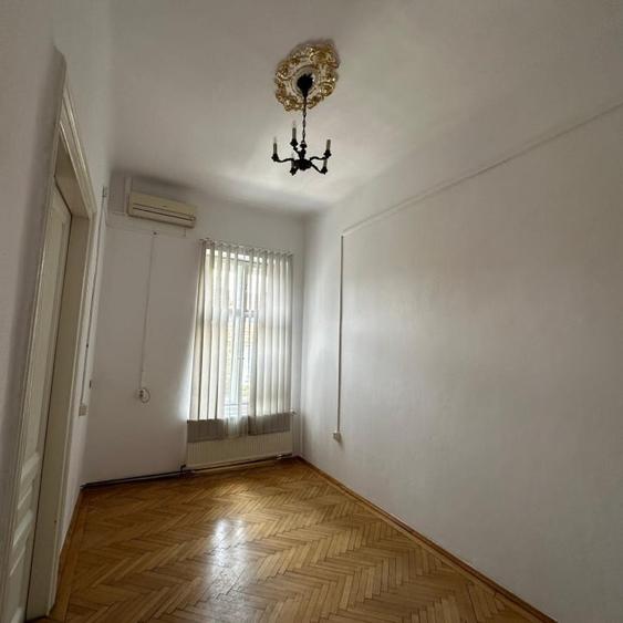 Apartament cu 5 camere circular, mobilat în Central