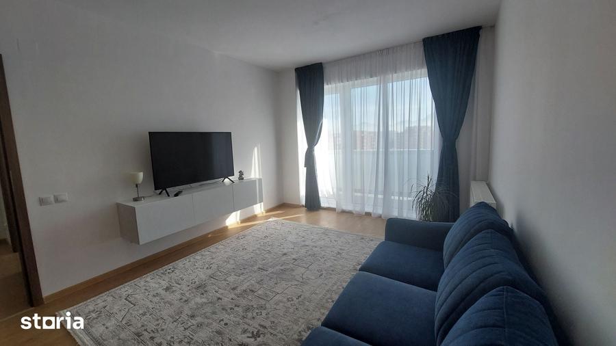 Apartament cu 2 camere decomandat în Tractorul