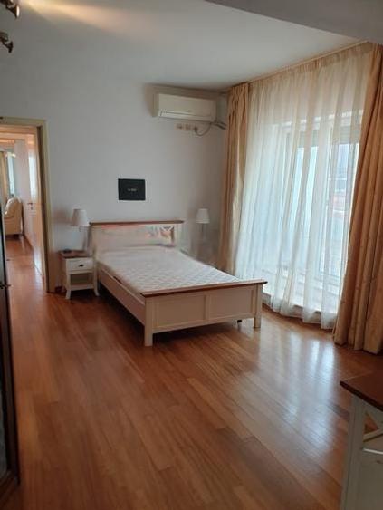 Apartament cu 5 camere decomandat în Grădina Icoanei