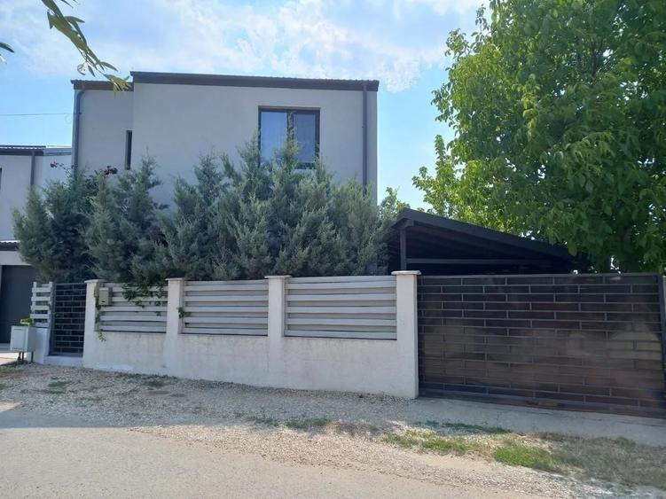 Casă individuală cu 4 camere cu Canalizare în Corbeanca