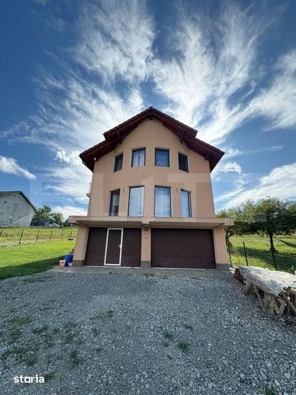 Casă cu 5 camere cu Teren 500 Mp în Central