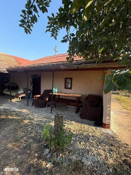 Casă cu 2 camere cu Teren 1029 Mp în Răsuceni