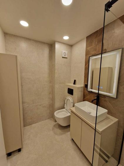 Apartament cu 3 camere decomandat în Între Lacuri