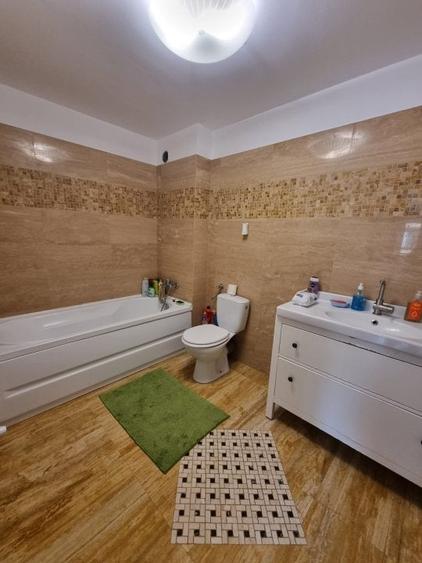 Casă individuală cu 4 camere cu Canalizare în 1 Decembrie