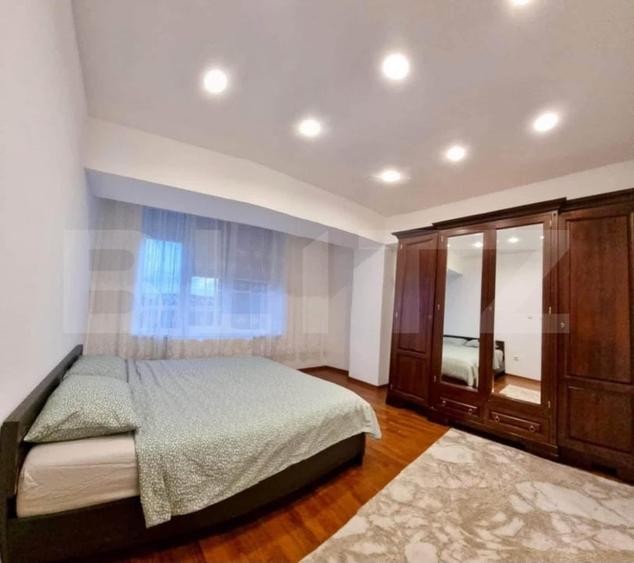 Apartament cu 2 camere semidecomandat, mobilat în Micro 17