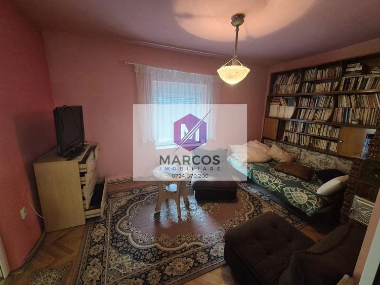 Casă individuală cu 4 camere cu Canalizare în Moniom