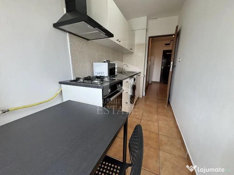 Garsonieră decomandată în Tei
