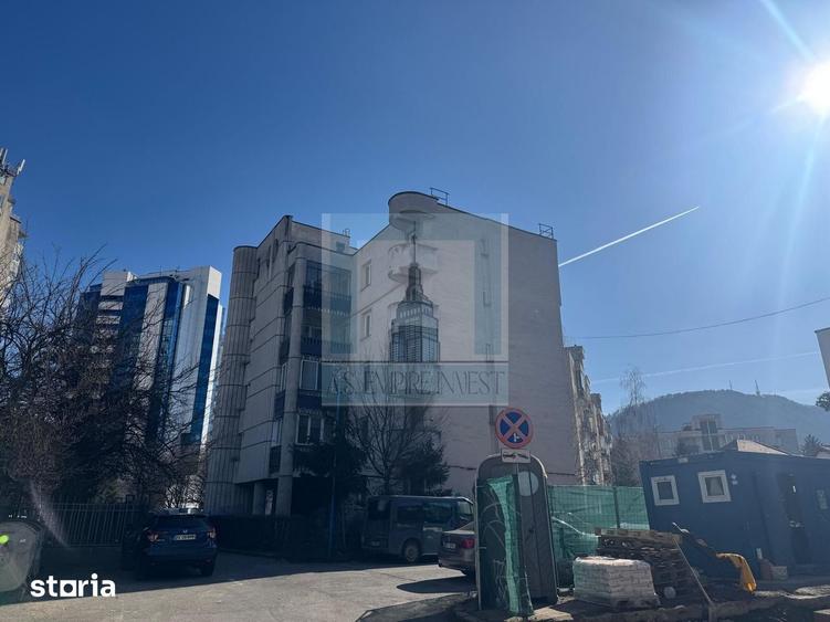 Apartament cu 3 camere în Centrul Civic