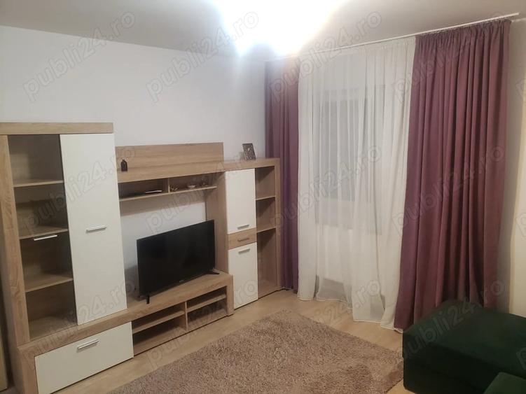 Apartament cu 2 camere decomandat în Roșu