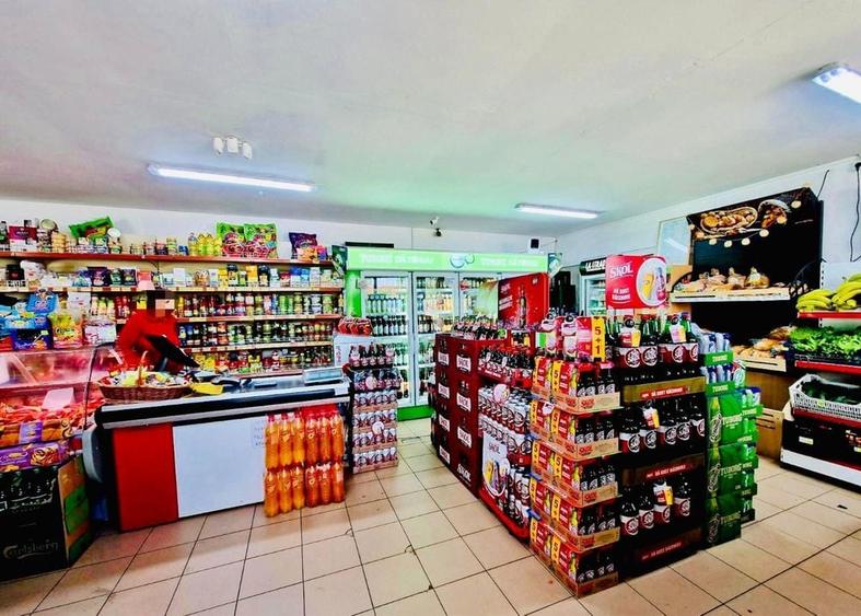 Spațiu comercial, de 150 mp, în Zănești