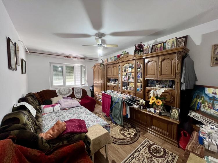 Apartament cu 2 camere decomandat, mobilat în Torontalului
