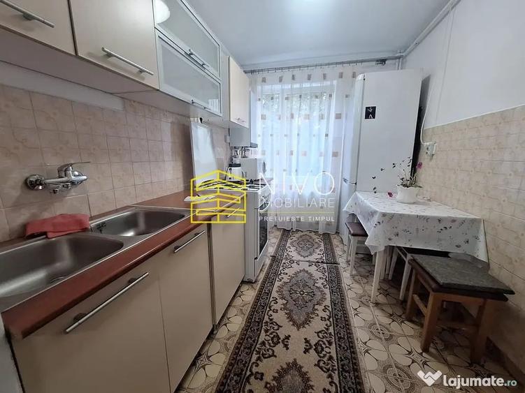 Apartament cu 3 camere decomandat în Tudor