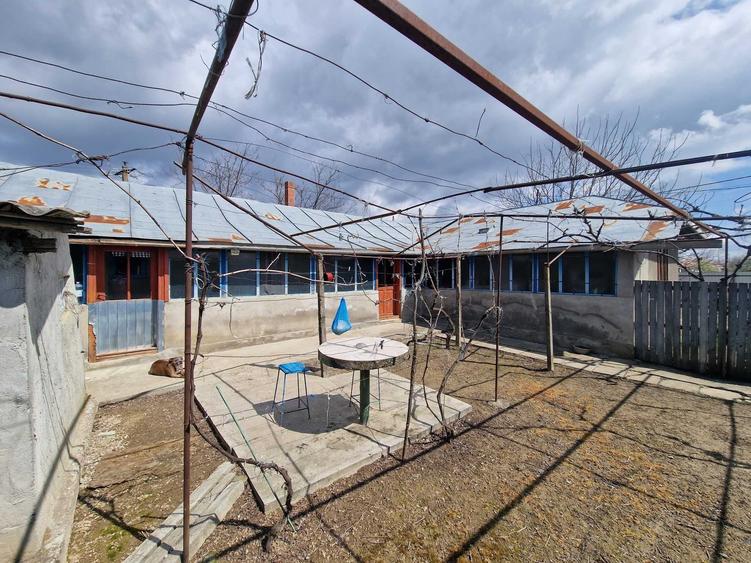 Casă cu 4 camere în Berteștii de Jos