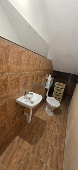 Casă individuală cu 6 camere cu Canalizare în Oncea