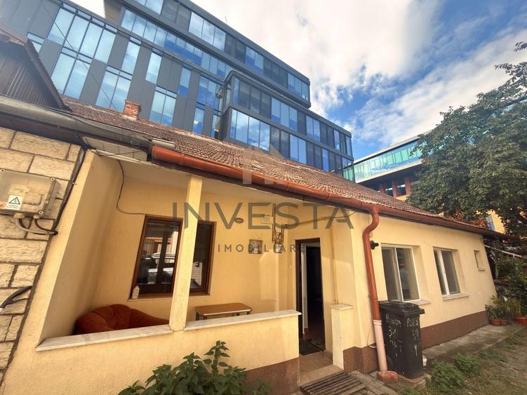 Apartament cu 2 camere decomandat, mobilat în Central