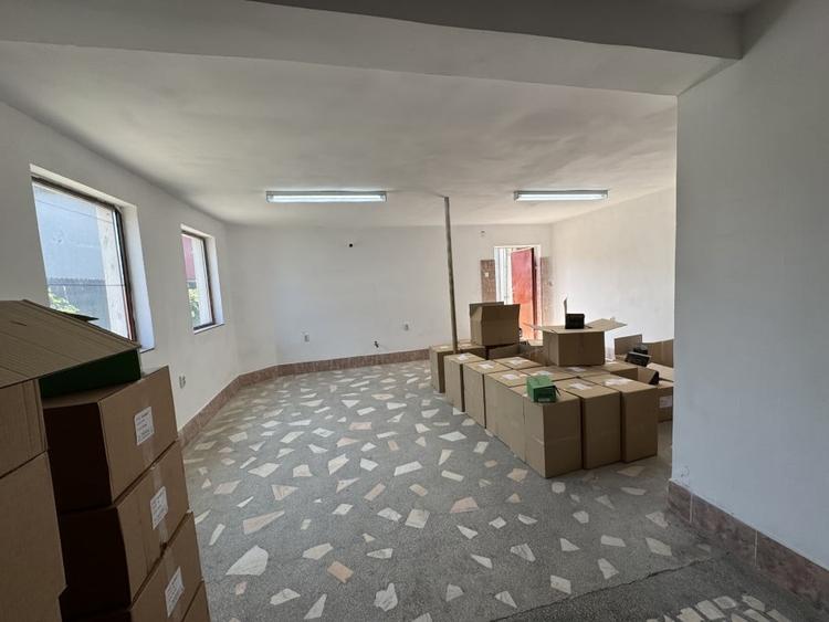 Casă individuală cu 4 camere cu Canalizare în B-dul București
