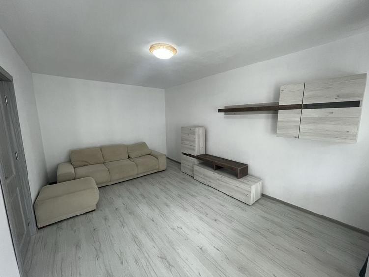 Apartament cu 2 camere decomandat în Păcii