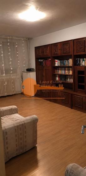 Apartament cu 3 camere decomandat în Rahova