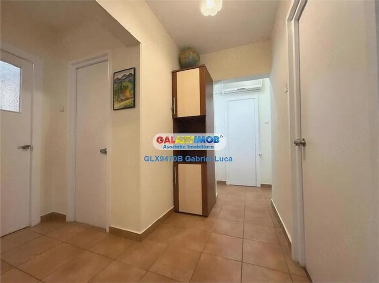 Apartament cu 3 camere decomandat în Tineretului