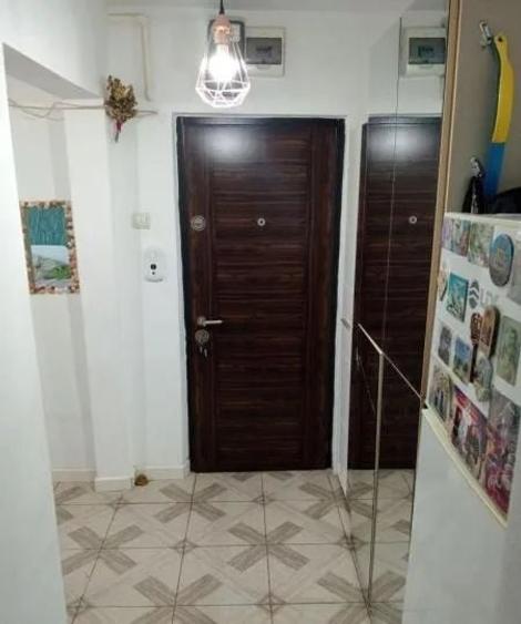 Apartament cu 2 camere decomandat, mobilat în CET