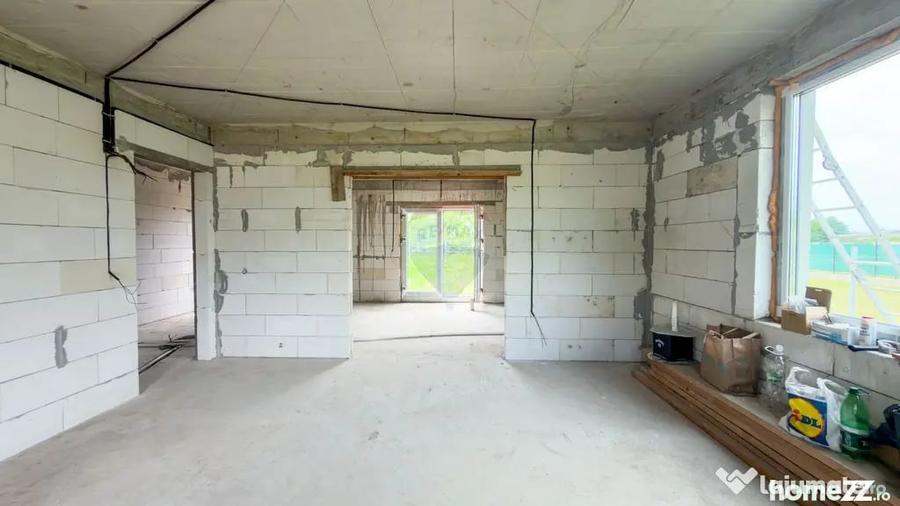 Casă cu 4 camere cu Teren 1007 Mp în Central