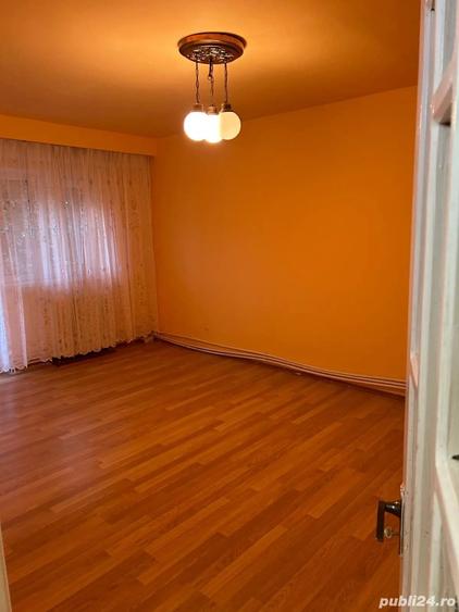 Apartament cu 4 camere decomandat în Bejan