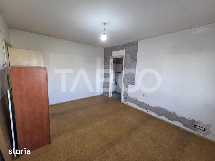 Apartament 2 camere semidecomandat zona Tudor Vladimirescu etaj 4 - 5