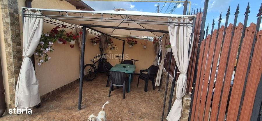 Casă cu 4 camere în Palas