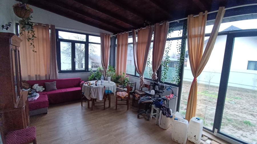 Casă individuală cu 5 camere cu Canalizare în Măgura