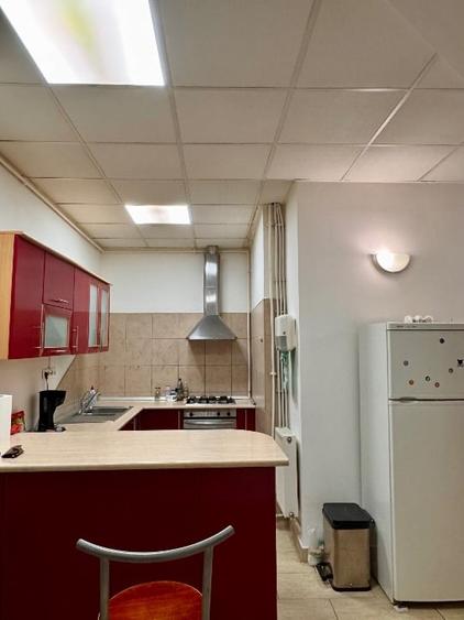 Apartament cu 2 camere semidecomandat, mobilat în Universitate