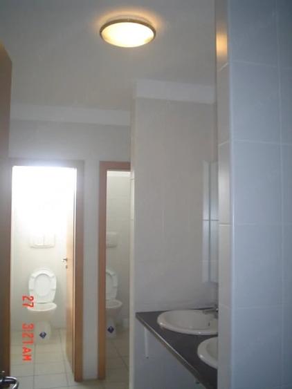 Spațiu comercial, de 1,300 mp, în Soarelui